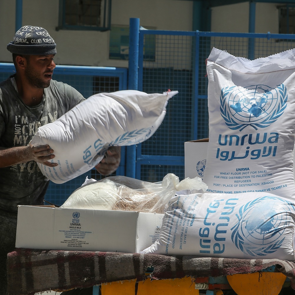 UNRWA distributes food in the Gaza Strip