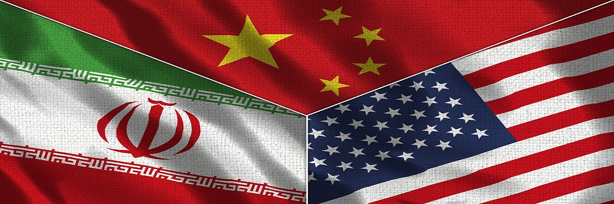 Drapeaux de la Chine, des États-Unis et de l'Iran					