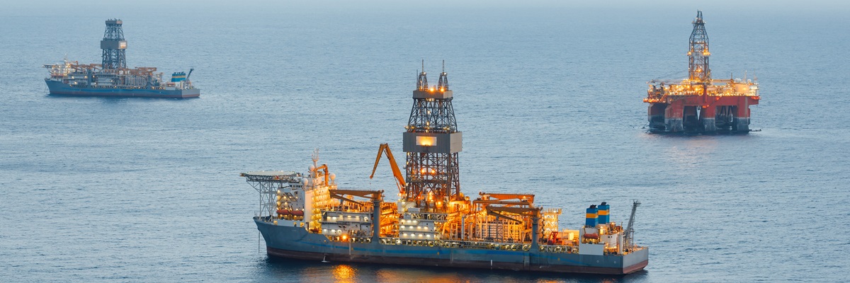 offshore oil platform and gas drillship with illumination