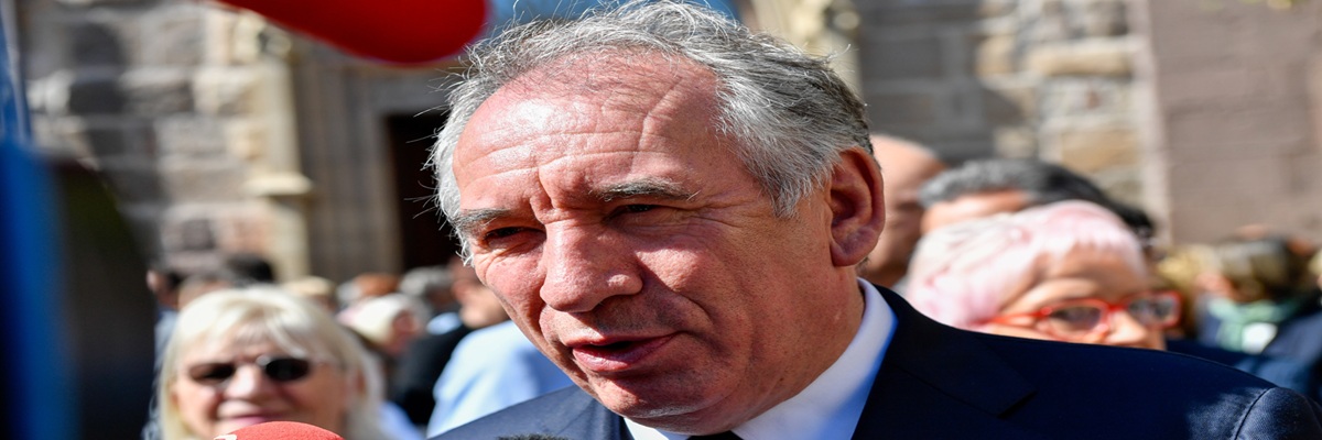 Fréjus, France - 0-05-2023 : le politicien français François Bayrou est vu aux funérailles de l'ancien politicien François Leotard.