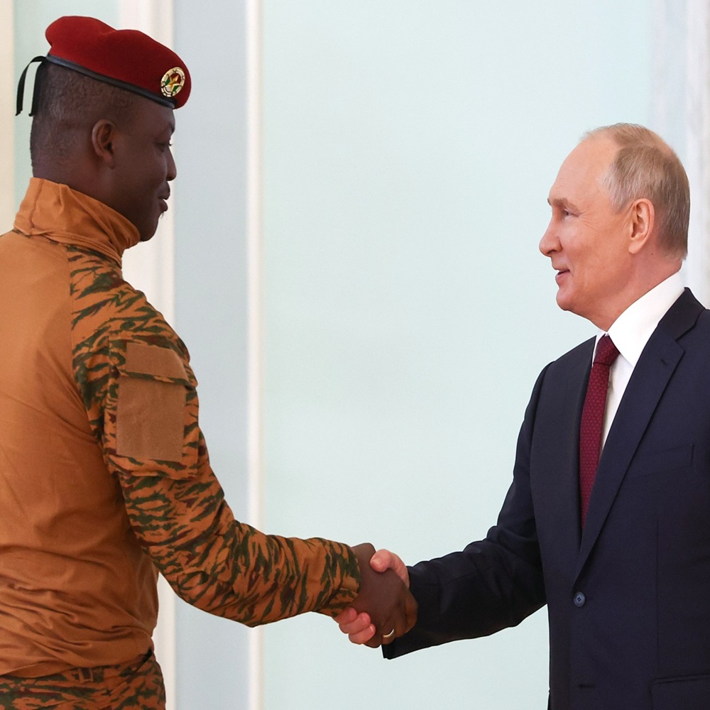 With Interim President of Burkina Faso Ibrahim Traore. Photo: Alexander Ryumin, TASS