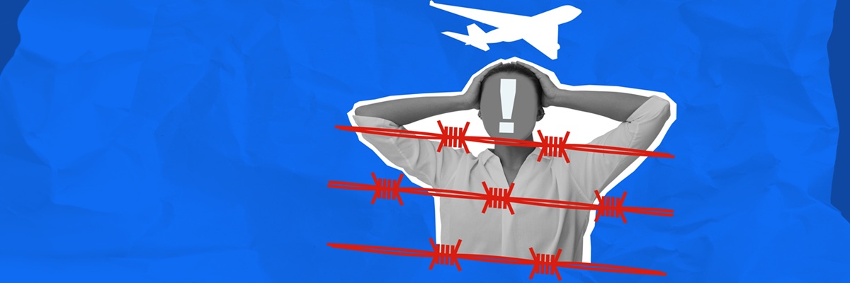Una persona angustiada tras un alambre de púas, con el símbolo de un avión sobre un fondo azul. Concepto de política de inmigración, deportación y expulsión.