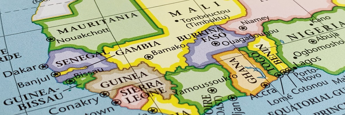 تُظهر الخريطة غرب إفريقيا، بما في ذلك دول مثل نيجيريا وغانا والسنغال، مع ساحل خليج غينيا.