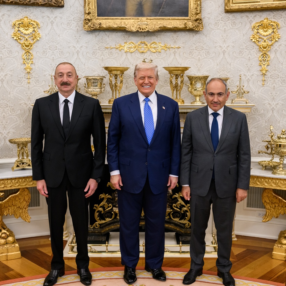President Donald Trump poses for a photo with President Ilham Aliyev of Azerbaijan and Prime Minister Nikol Pashinyan of Armenia, Friday, August 8, 2025, in the Oval Office. (Official White House Photo by Daniel Torok)