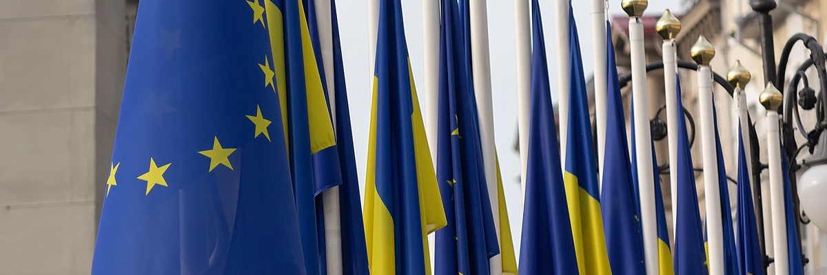Flags of Ukraine and the European Union on flagpoles near the office of the President of Ukraine. Kyiv