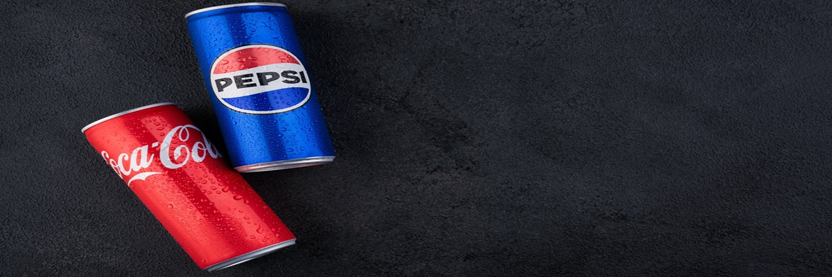 Mersin, Turkey-09 12 2024: A cold Coca Cola or pepsi  bottle or metal can with water droplets on it. Coca Cola on black background