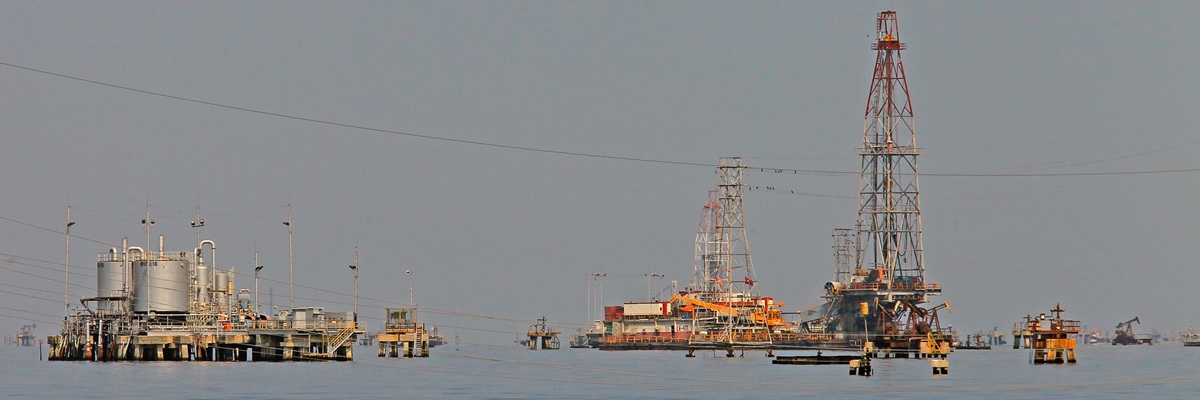 Lake Maracaibo, Venezuela. 18-03-2015.  An rig station are seen on Lake Maracaibo. Photo By: Jose Bula. 